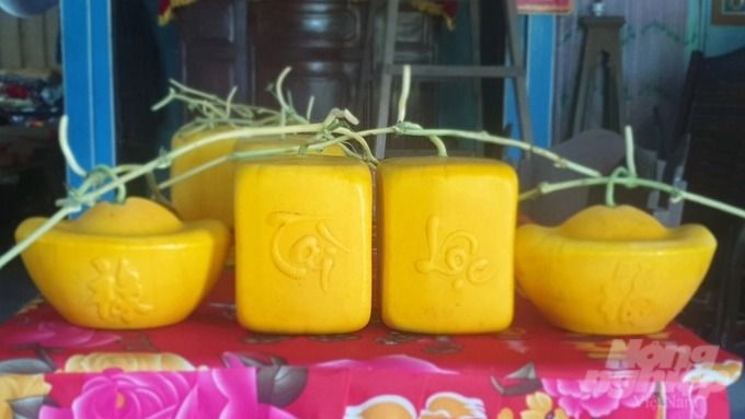 Thị trường săn đón dưa hấu tạo hình, giá cao ngất lên tới 1,5 triệu đồng/cặp