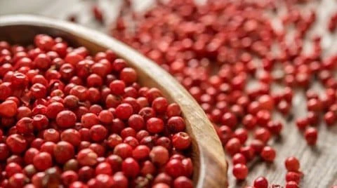 Giá hạt tiêu tăng 4 phiên liên tiếp, chạm mốc 97.000 đồng/kg