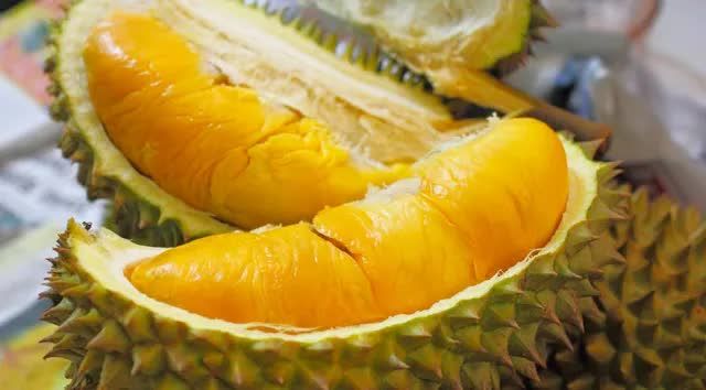 Trung Quốc ồ ạt chốt đơn, giá sầu riêng tăng trở lại